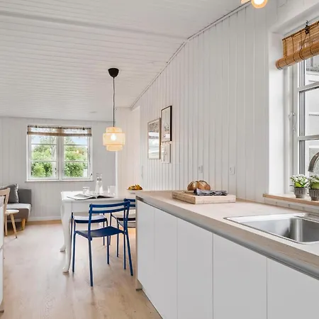 Stunning In With Kitchen Holiday home *